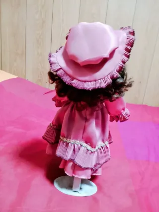 Muñeca Vintage Rosa con Sombrero