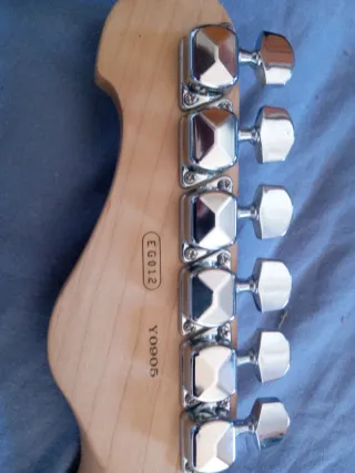 Guitarra eléctrica negra