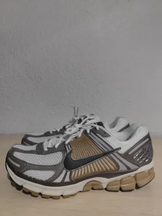 Nike Vomero 5 Talla 43