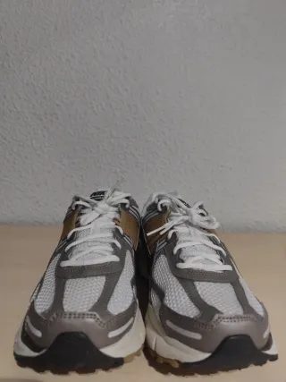 Nike Vomero 5 Talla 43