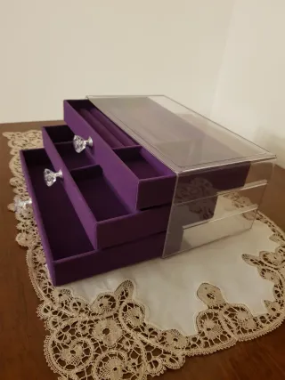 Portagioie viola con cristalli