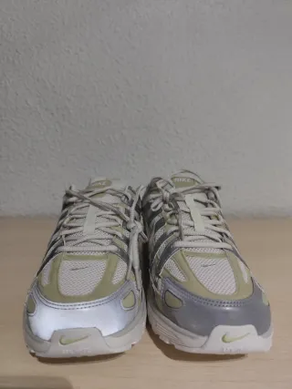 Nike P6000 Talla 46 Beige/Plata