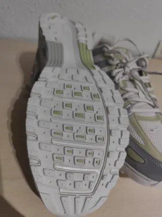 Nike P6000 Talla 46 Beige/Plata