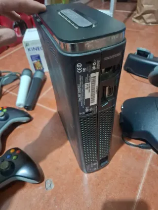 Xbox 360 + Kinect + Volante + Karaoke