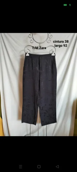 Pantalón Zara Talla M/38 Negro Estampado