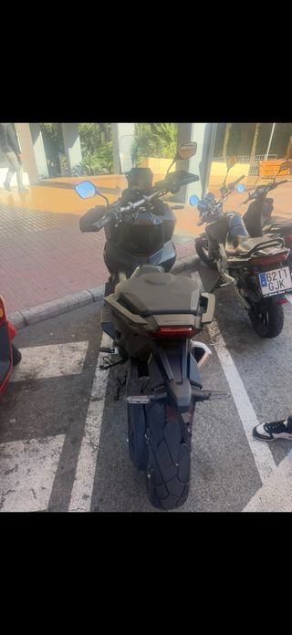 Honda X-ADV 750 Negra/Plata