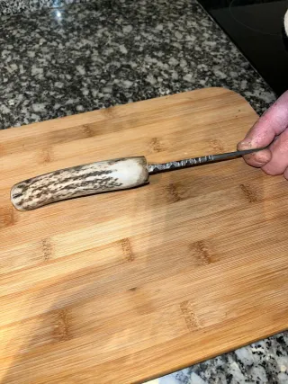 Herramienta de corte acero damasco y asta,