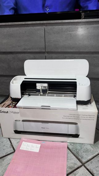 Cricut Maker con accessori