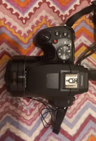 Fotocamera digitale nera Panasonic Lumix