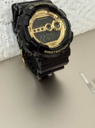Reloj Casio G-Shock Negro y Dorado