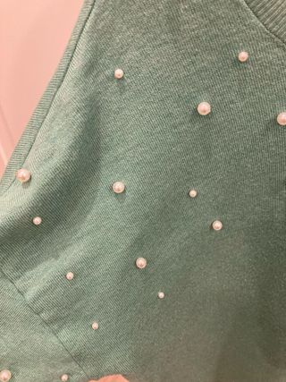 Jersey verde con perlas