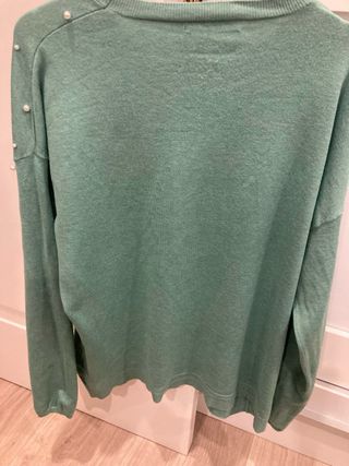 Jersey verde con perlas