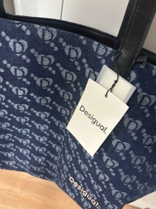 Bolso Desigual azul y gris con estampado