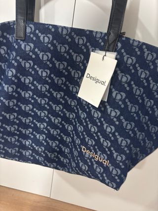 Bolso Desigual azul y gris con estampado