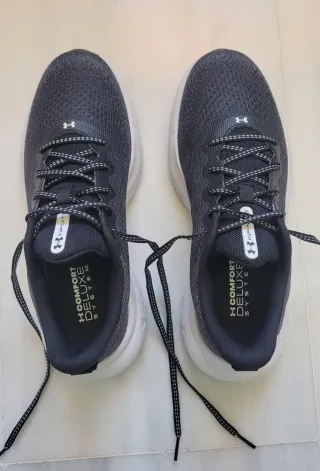 Zapatillas Under Armour Infinite, Talla 41, Negro