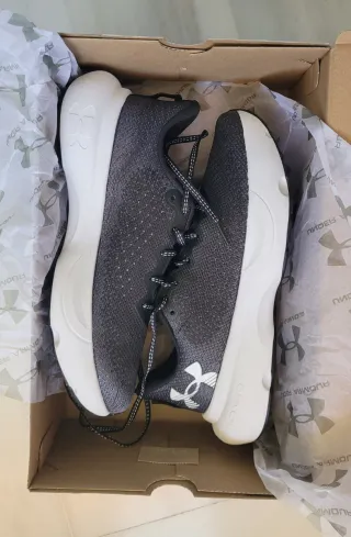 Zapatillas Under Armour Infinite, Talla 41, Negro