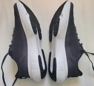 Zapatillas Under Armour Infinite, Talla 41, Negro