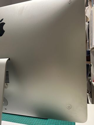 iMac 21,5 (Late 2015) Plata