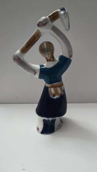 Figura Sargadelos Mujer Trabajando