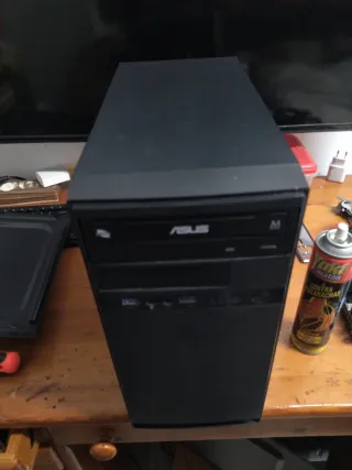 Caja de PC ASUS sobremesa