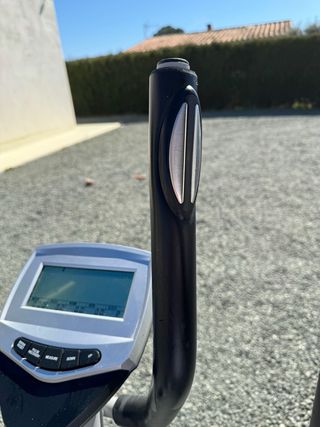 Elíptica gris y negra