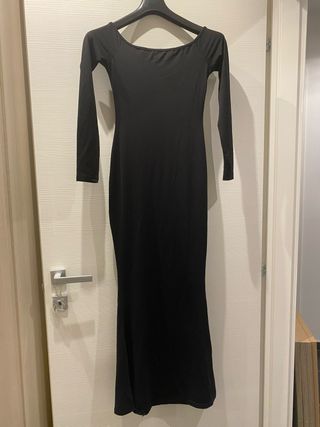 Abito nero aderente a sirena