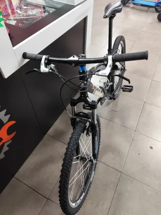 Bicicleta BH Sierra Nevada Team