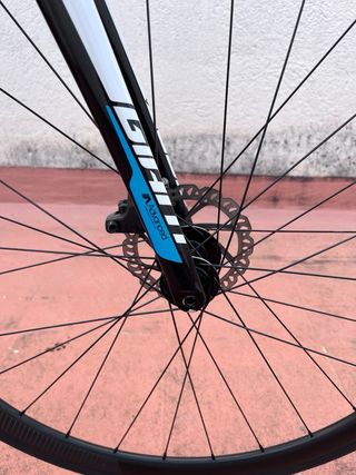 Bici Giant TCR Advanced 2 Disc + Garmin Edge 520 P