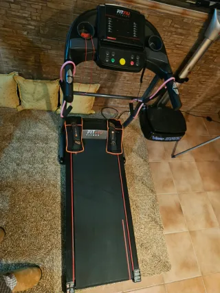 Equipo de Fitness: Cinta de Correr y Plataforma Vi