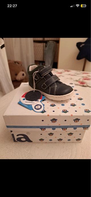 Scarpe Melania bimbo prima infanzia