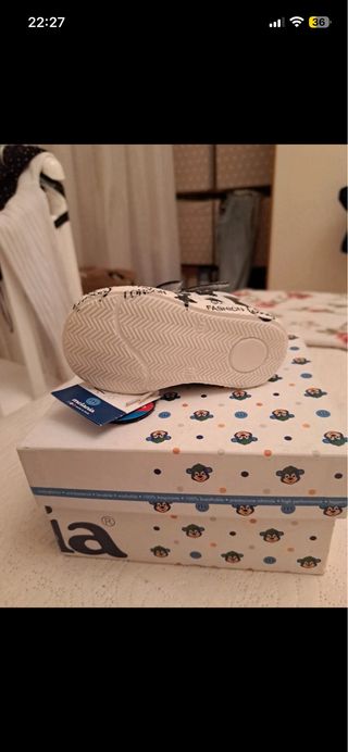 Scarpe Melania bimbo prima infanzia