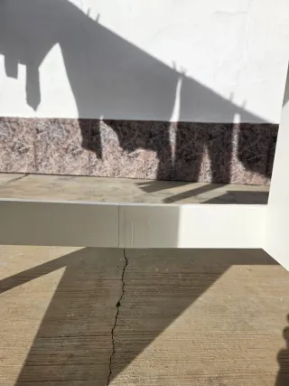 Escritorio blanco de madera