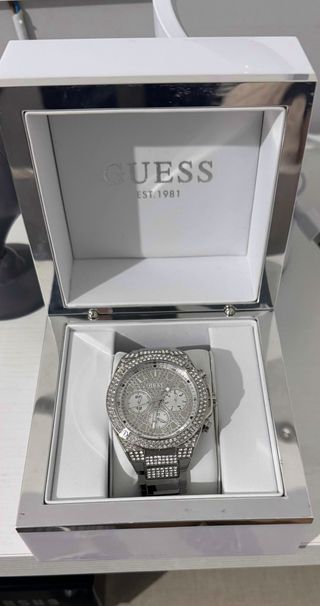 Reloj Guess Plateado con Cristales