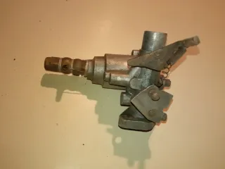 Carburador antiguo cuba lateral,estacionario,moto?