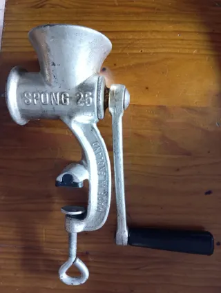 Máquina de Moer Carne SPONG 25
