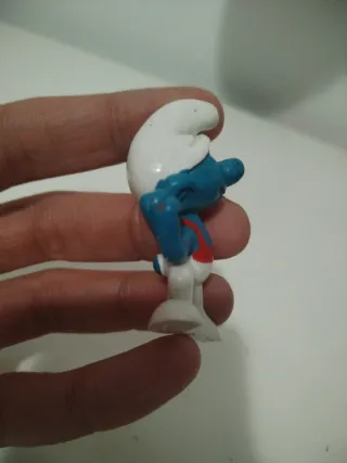 Figura Pitufo Fortachón Levantando Pesas