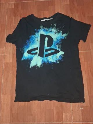 LOTE 2 Camisetas de Xbox y PlayStation.
