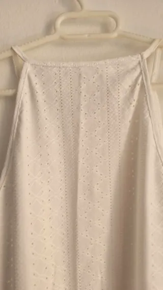 Blusa blanca con volantes