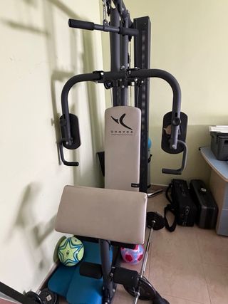 Máquina de ejercicios multifuncional