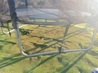 Cama elástica con red de seguridad