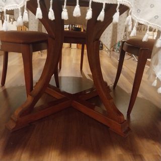 Mesa extensible redonda y 6 sillas comedor