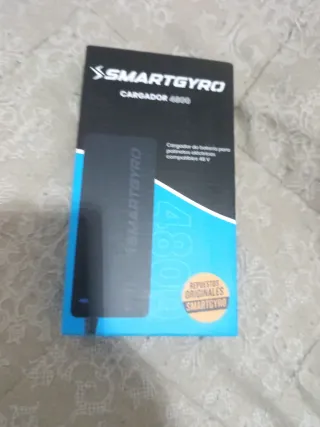 Cargador SmartGyro 4800 para patinetes eléctricos
