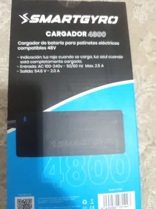 Cargador SmartGyro 4800 para patinetes eléctricos