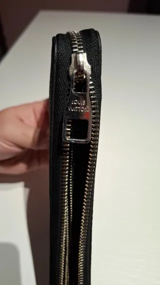 Cartera Louis Vuitton Zippy Horizontal Negra