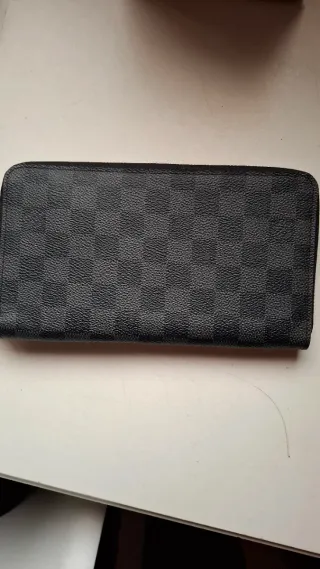 Cartera Louis Vuitton Zippy Horizontal Negra