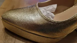 Zapatos de tacón dorados plataforma