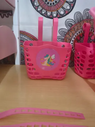 2 Sillas Rosas Juguete + Accesorios