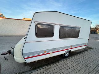 Se Vende Caravana de menos de 750 roller ALUHA 420