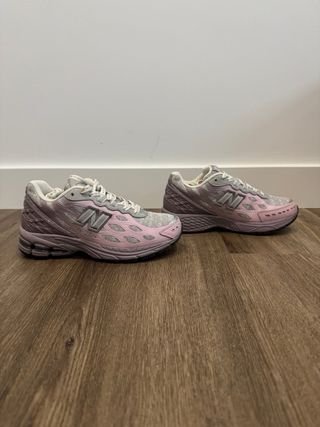 New Balance 1906 cinza e rosa