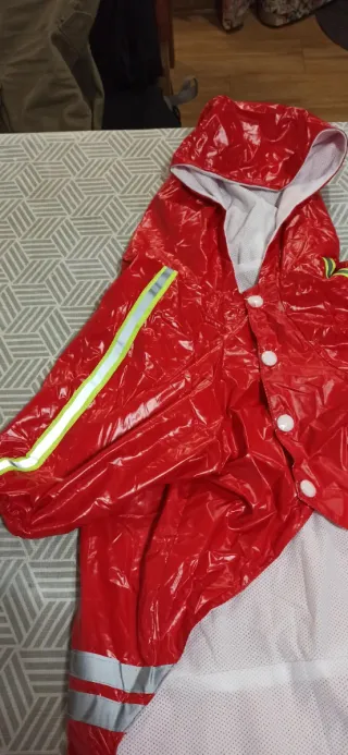 Chubasquero Perro Rojo con Reflectantes